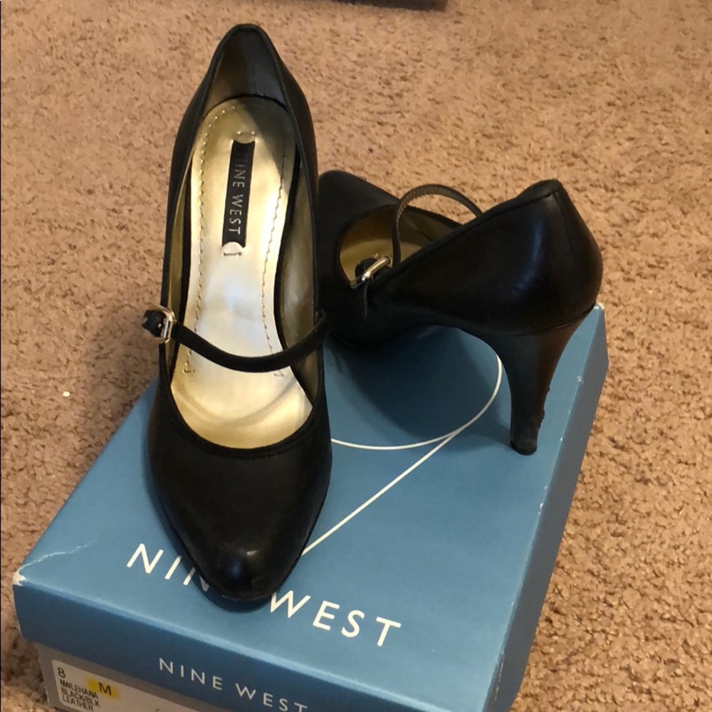 Nine West Black Leather Closed Toe Heel w/ strap